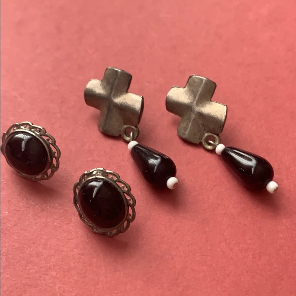 Sale! Vintage earrings silver tone & black